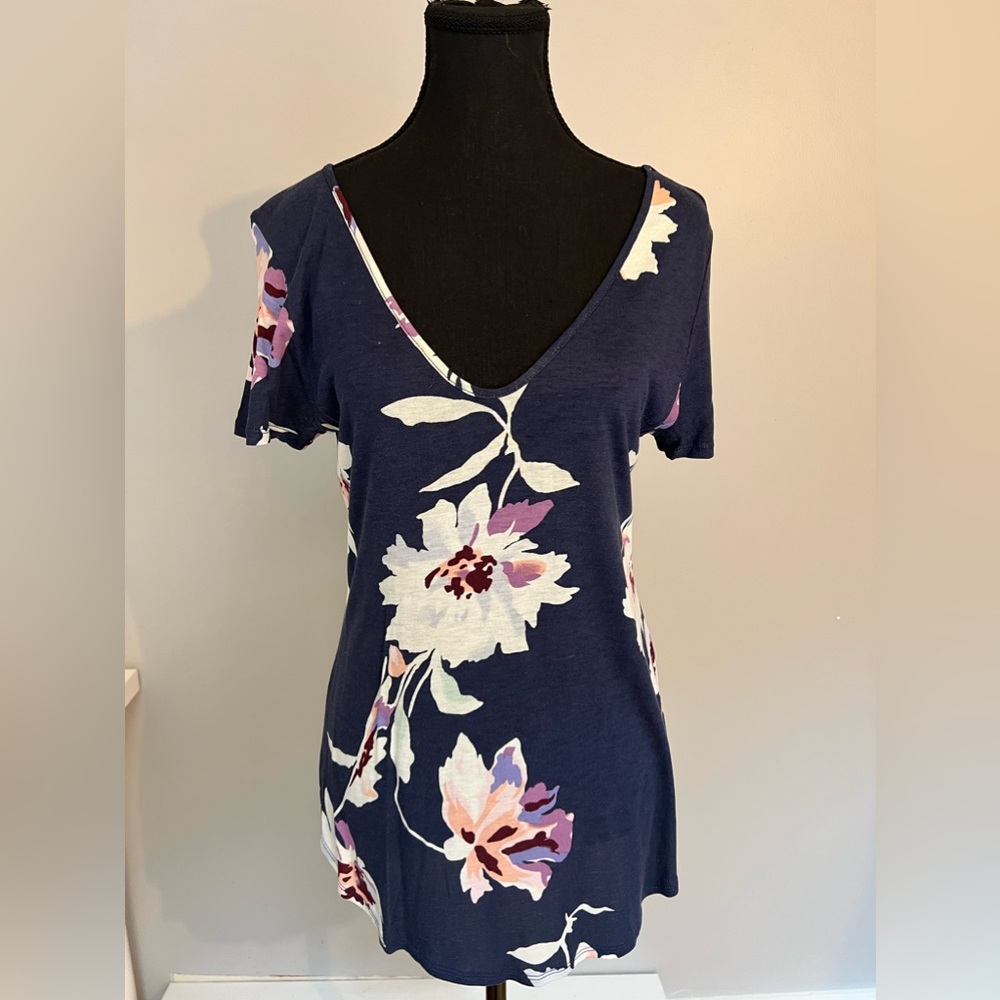 Floral T Shirt Dynamite size S